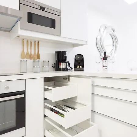 Apartment Listen The Rocks - 232